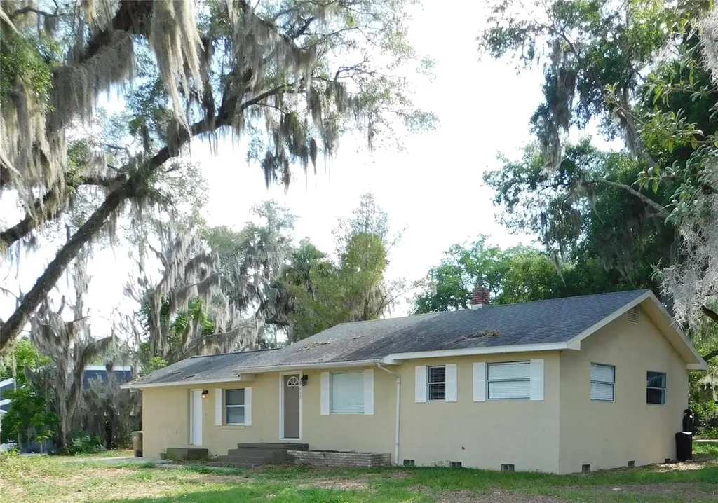 7237 Hillcrest Street Leesburg FL 34748