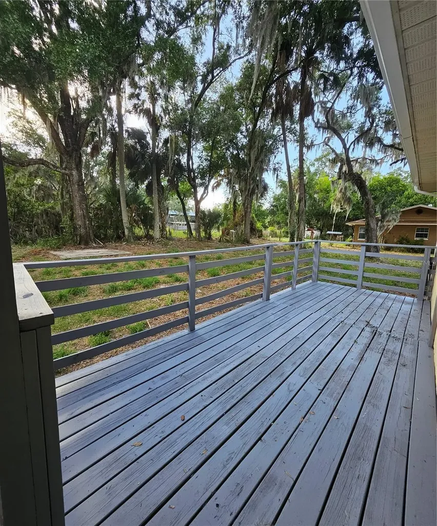 7237 Hillcrest Street Leesburg FL 34748