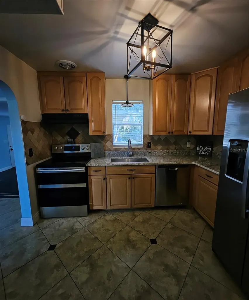 7237 Hillcrest Street Leesburg FL 34748