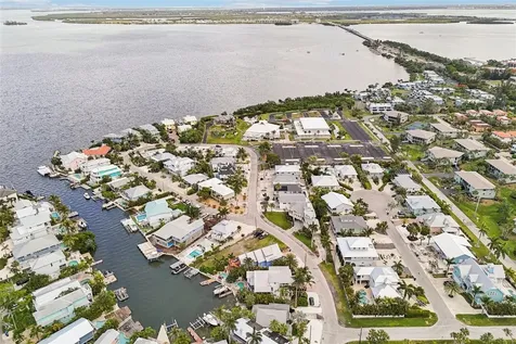 262 S Harbor Drive Holmes Beach FL 34217