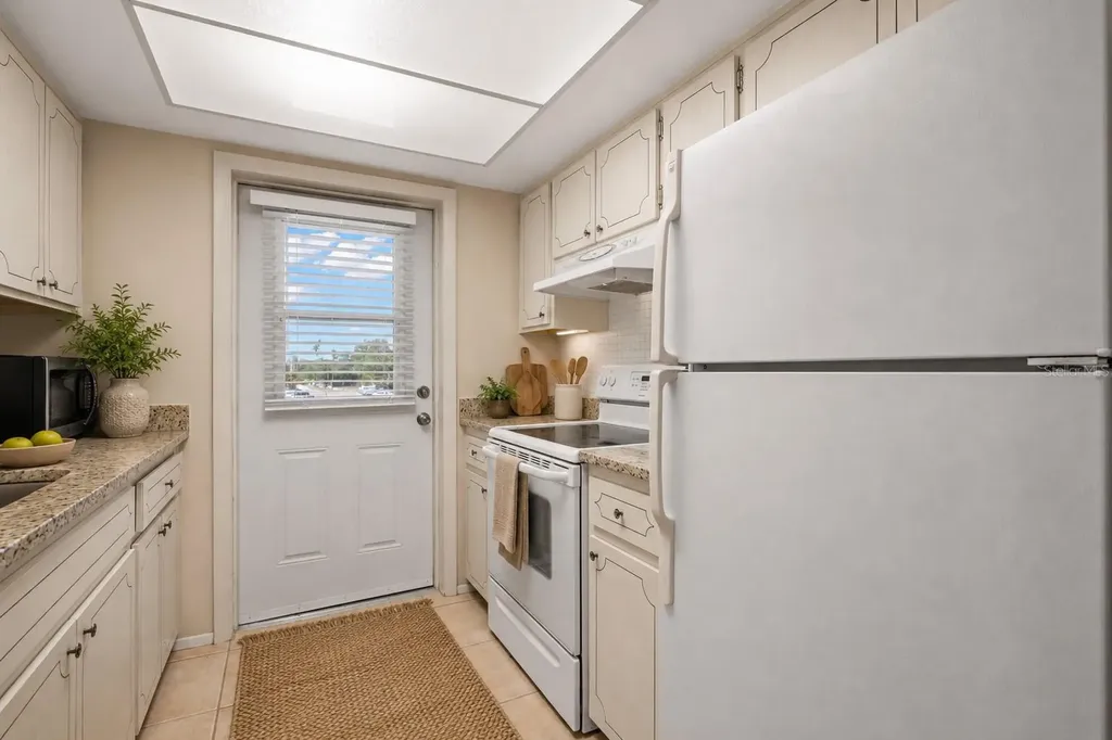 1221 Drew Street Clearwater FL 33755