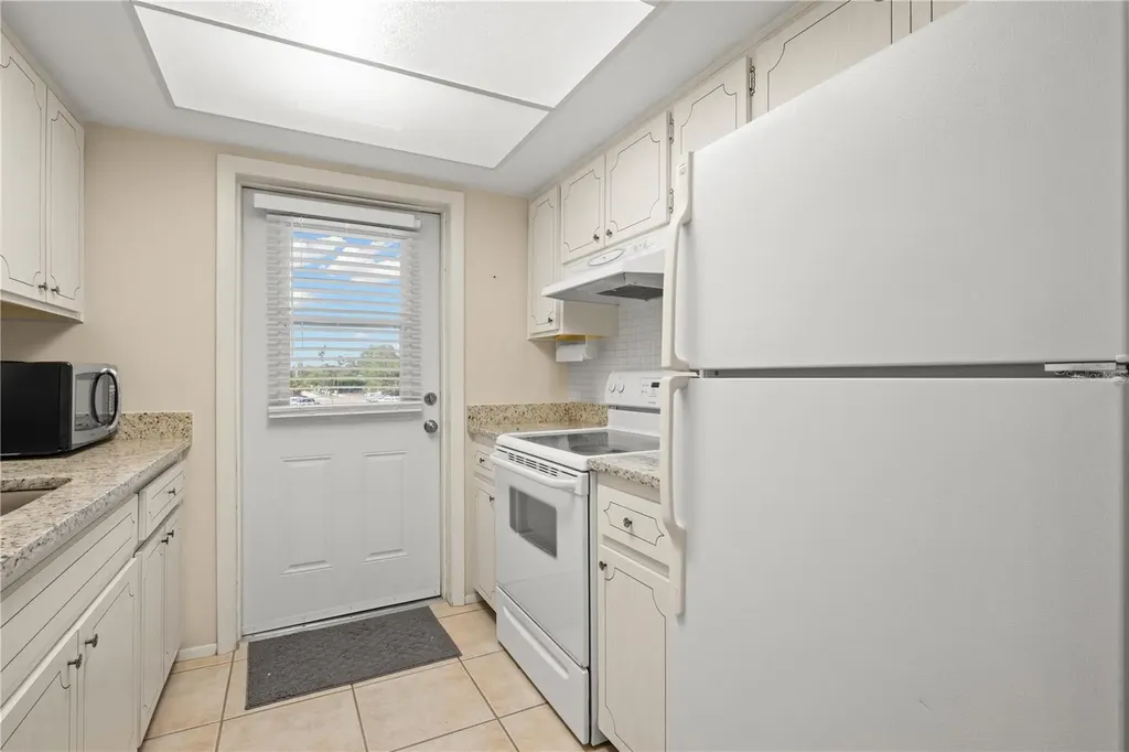 1221 Drew Street Clearwater FL 33755