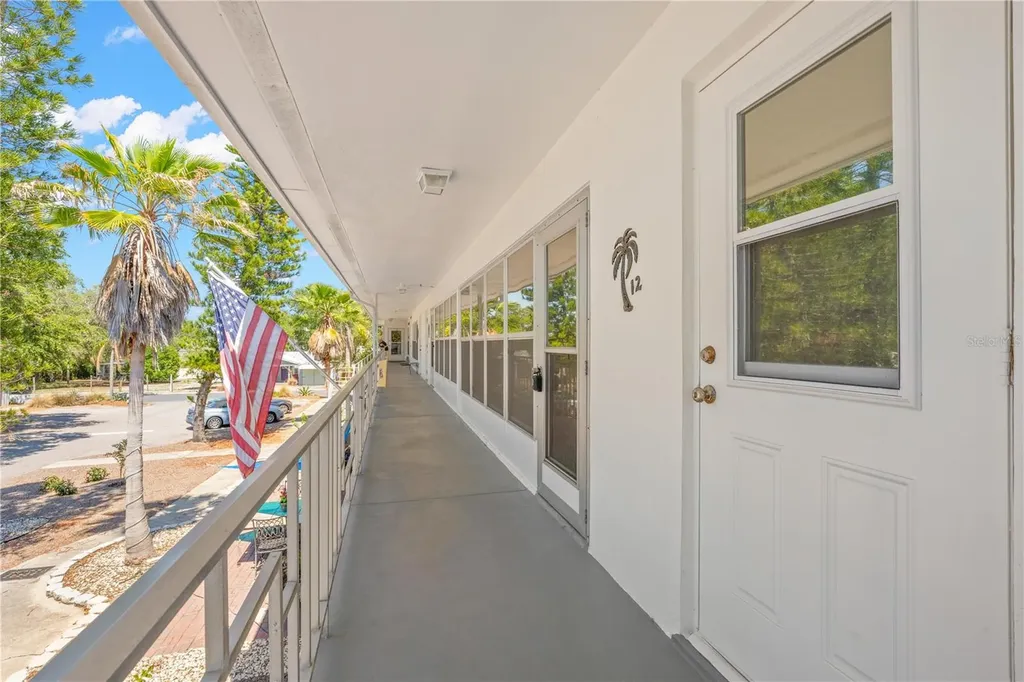 1221 Drew Street Clearwater FL 33755