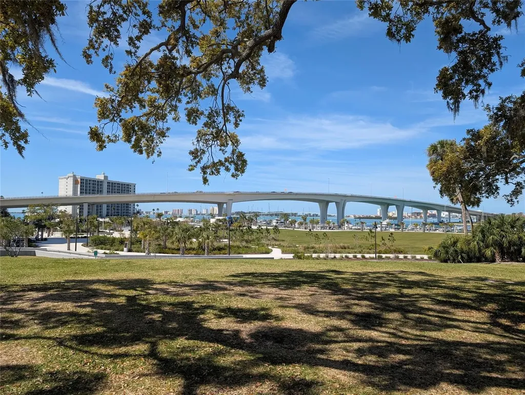 1221 Drew Street Clearwater FL 33755