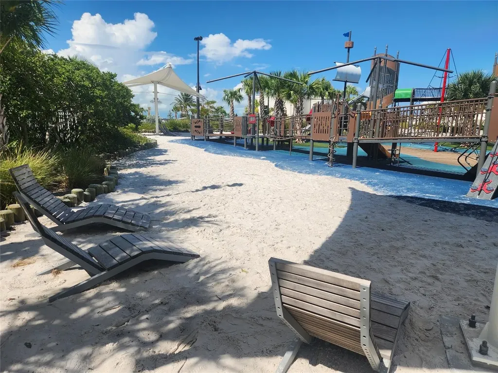 1221 Drew Street Clearwater FL 33755