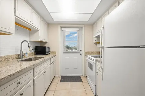 1221 Drew Street Clearwater FL 33755