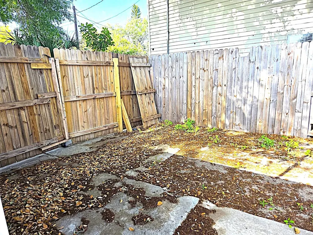 360 5th Avenue NW Largo FL 33770