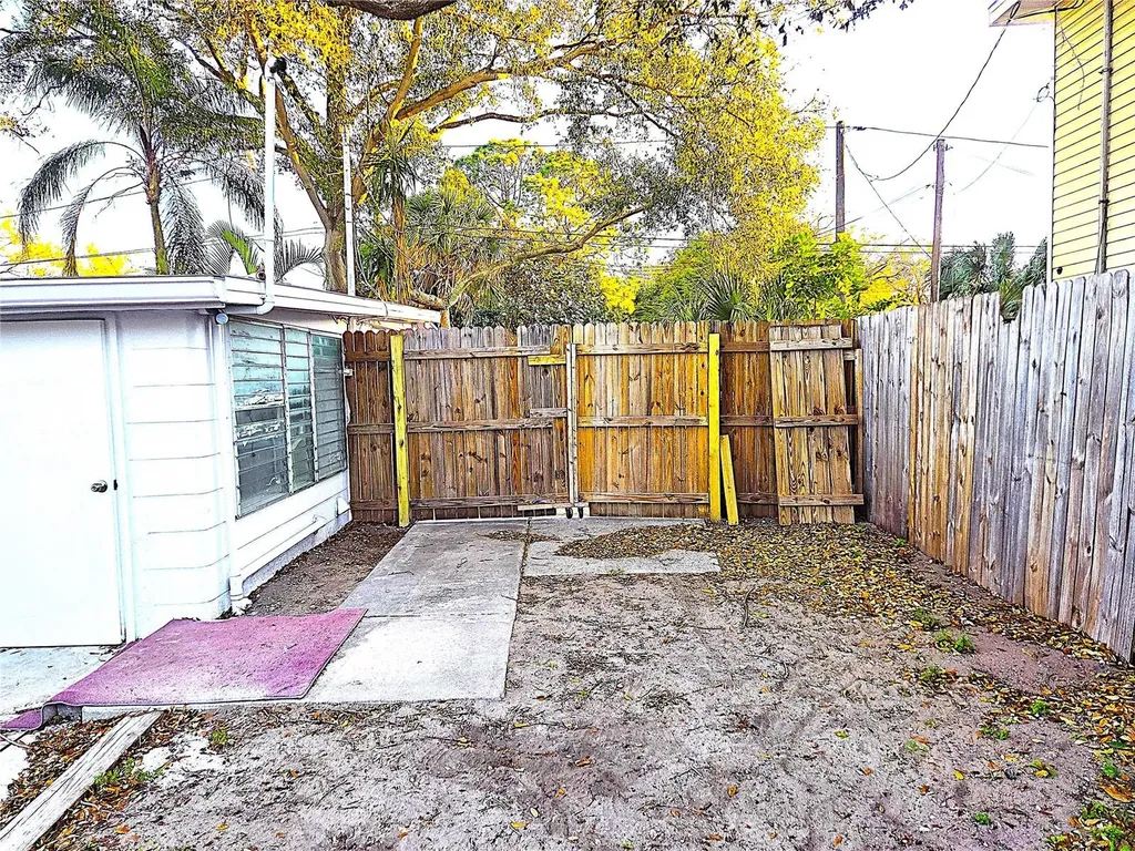 360 5th Avenue NW Largo FL 33770