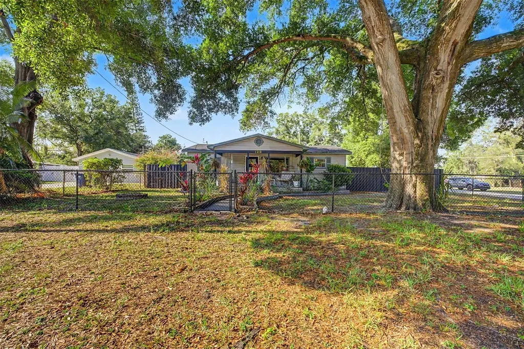 1318 W Rambla Street Tampa FL 33612