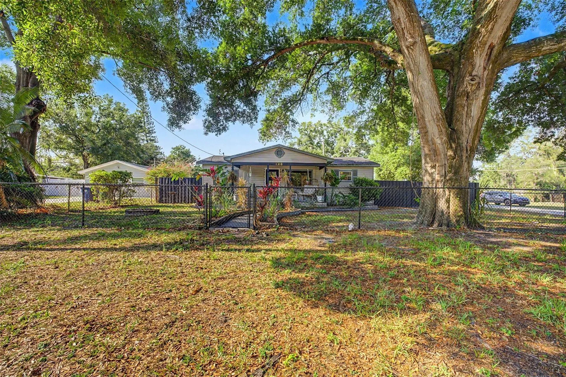 1318 W Rambla Street Tampa FL 33612