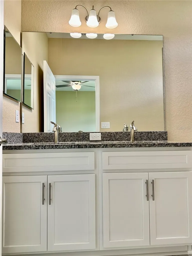 13075 House Finch Road Weeki Wachee FL 34614