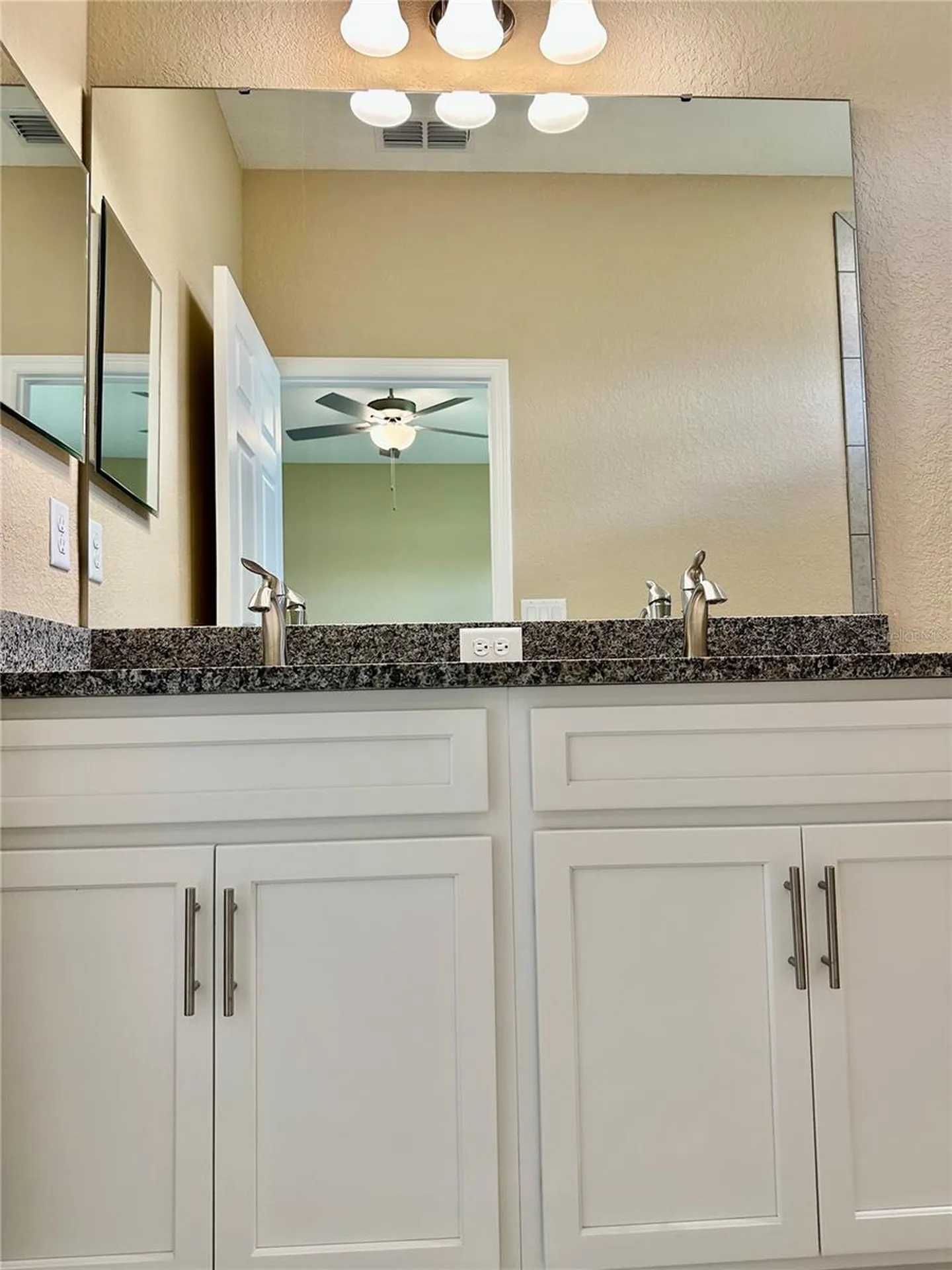 13075 House Finch Road Weeki Wachee FL 34614