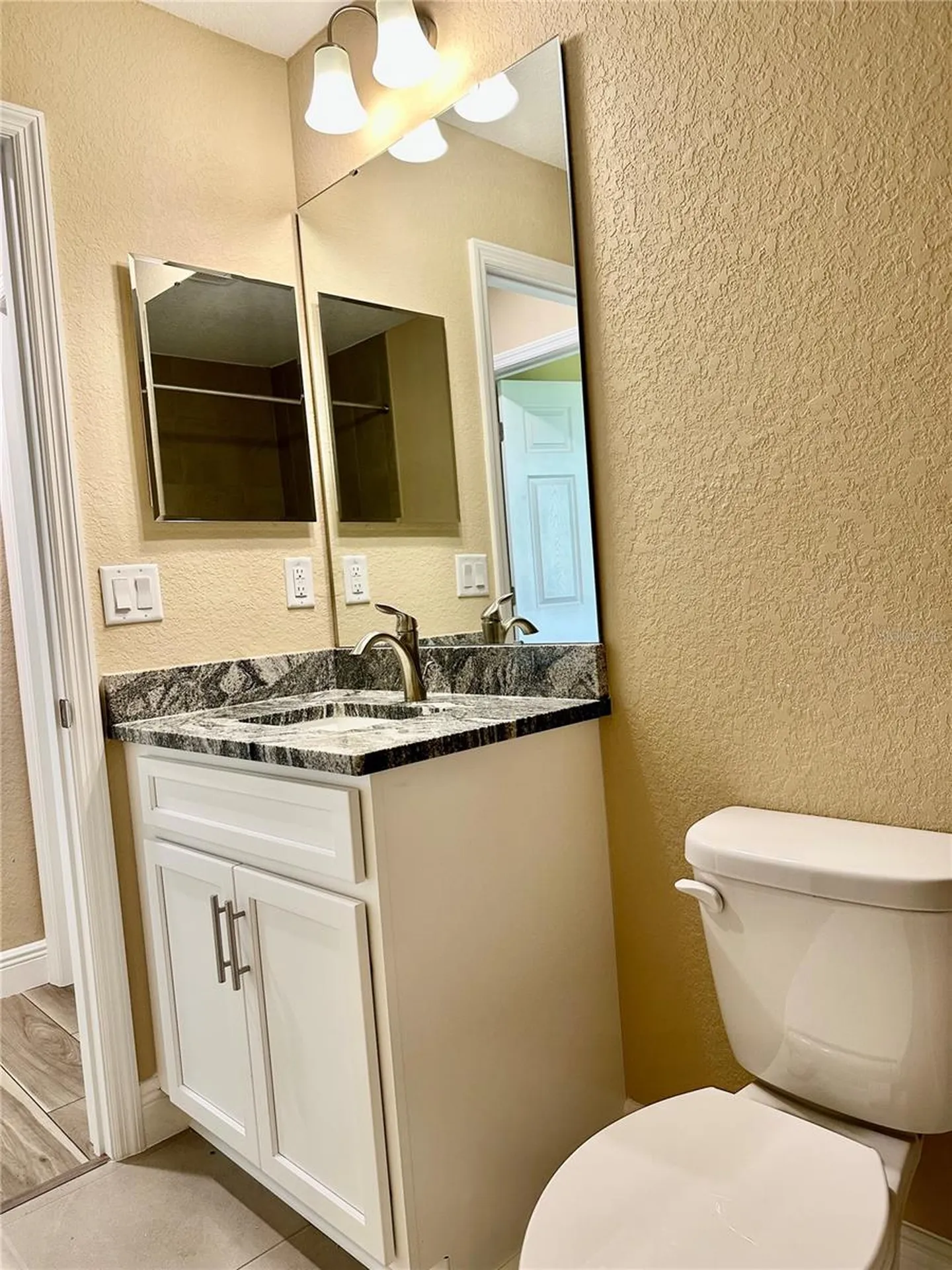 13075 House Finch Road Weeki Wachee FL 34614