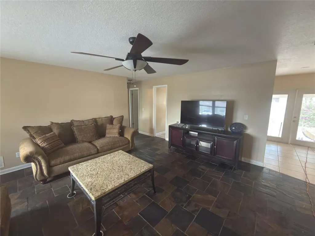 1213 Croydonwood Circle Brandon FL 33510