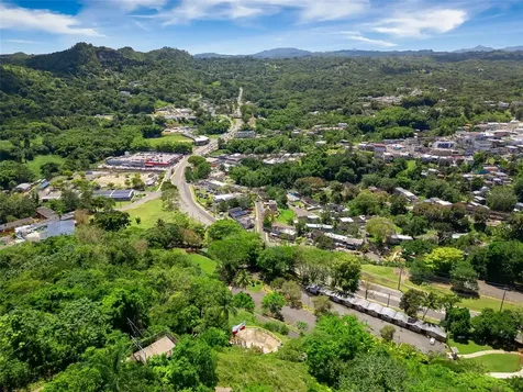 436 Km 1.8 Interior Sector Jesús Beltrán Lares PR 00669