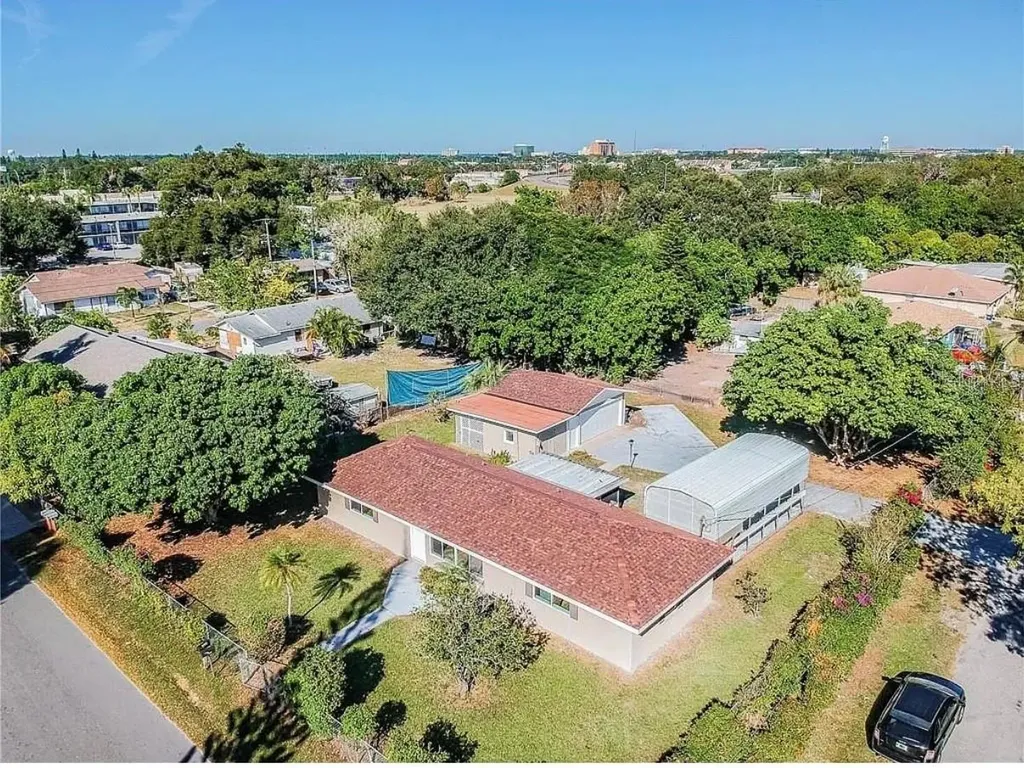 313 24th Avenue E Bradenton FL 34208