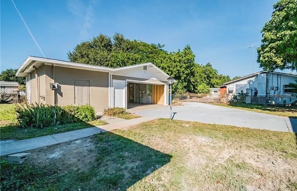 313 24th Avenue E Bradenton FL 34208