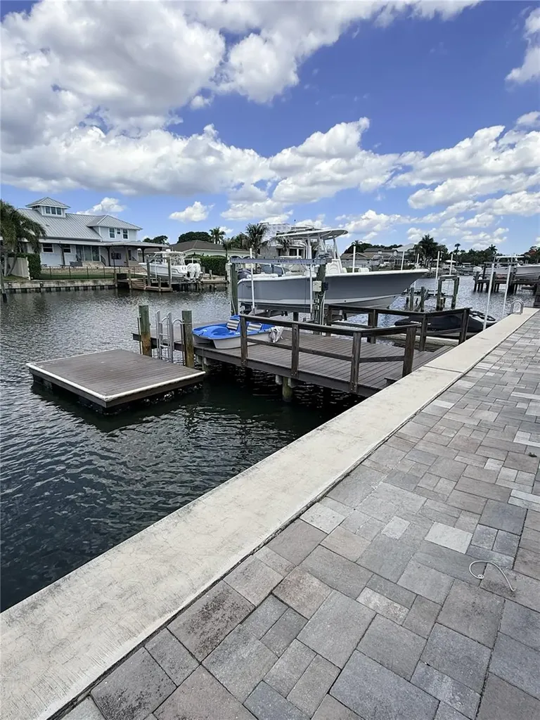 3922 Venetian Way Tampa FL 33634