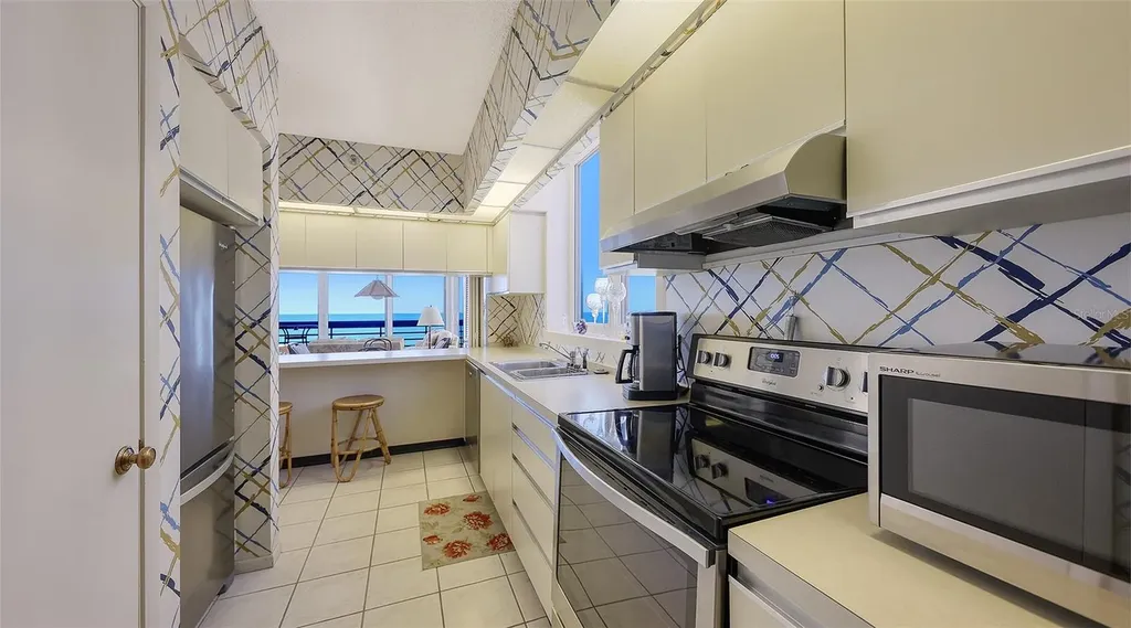 1045 Gulf Of Mexico Drive Longboat Key FL 34228