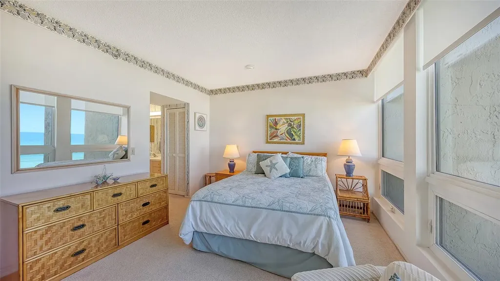 1045 Gulf Of Mexico Drive Longboat Key FL 34228