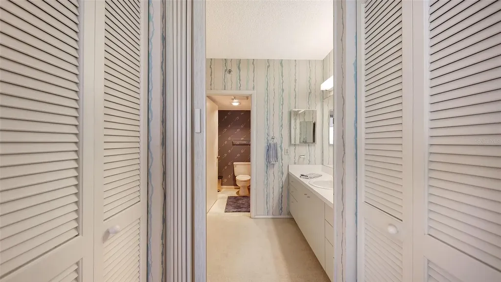 1045 Gulf Of Mexico Drive Longboat Key FL 34228