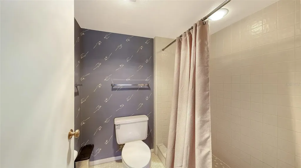 1045 Gulf Of Mexico Drive Longboat Key FL 34228