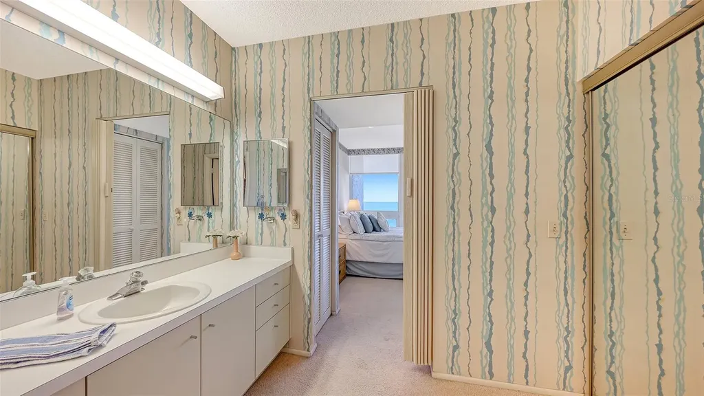 1045 Gulf Of Mexico Drive Longboat Key FL 34228