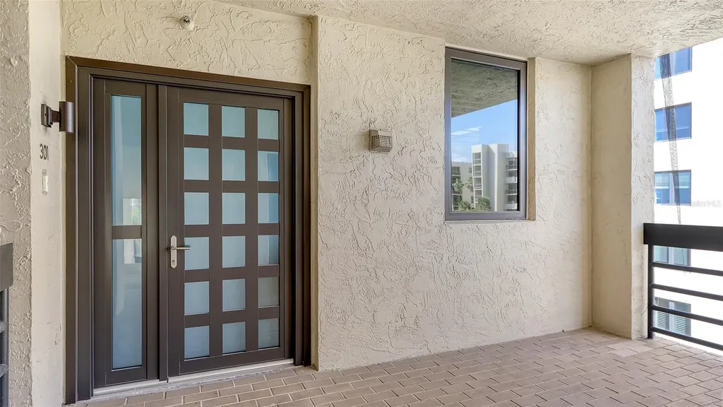 1045 Gulf Of Mexico Drive Longboat Key FL 34228