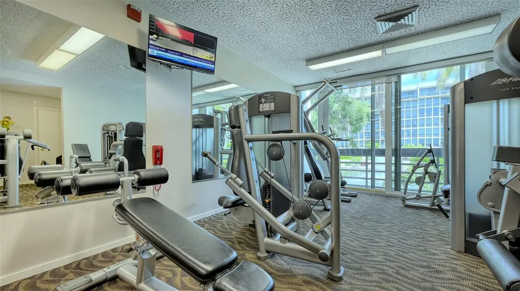 1045 Gulf Of Mexico Drive Longboat Key FL 34228