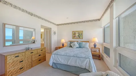 1045 Gulf Of Mexico Drive Longboat Key FL 34228