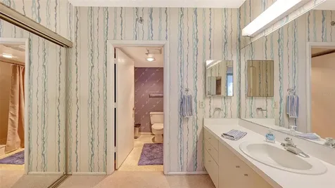 1045 Gulf Of Mexico Drive Longboat Key FL 34228