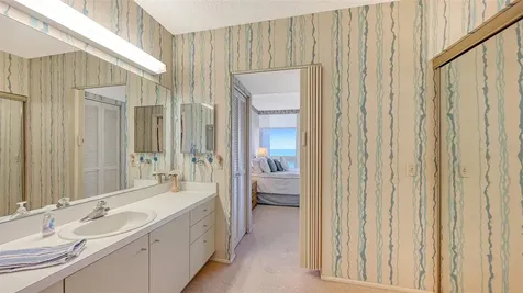 1045 Gulf Of Mexico Drive Longboat Key FL 34228