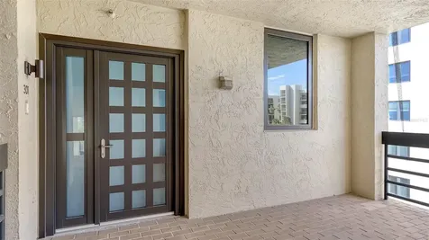 1045 Gulf Of Mexico Drive Longboat Key FL 34228