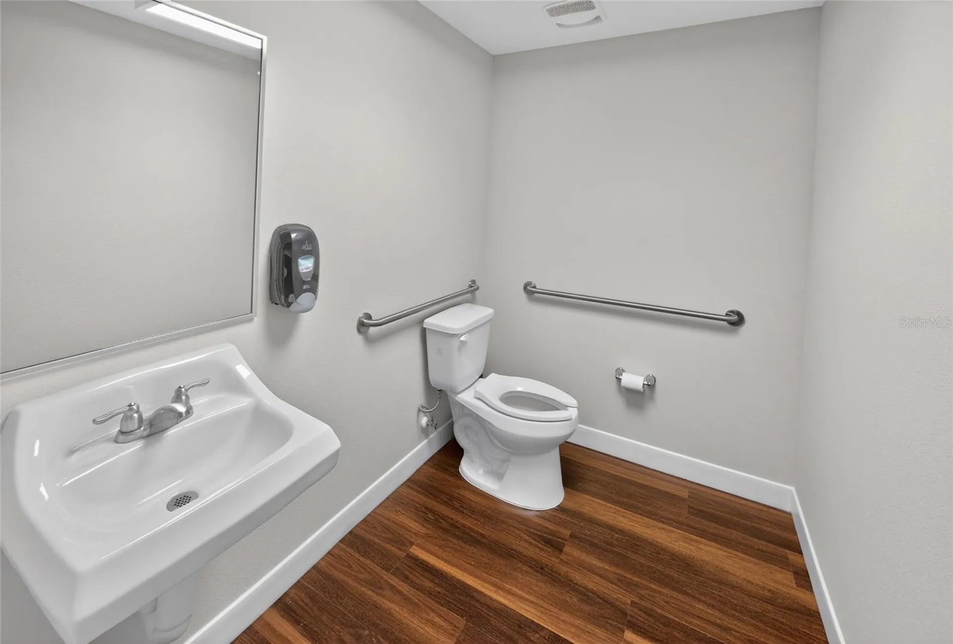 4064 E State Road 44 Wildwood FL 34785
