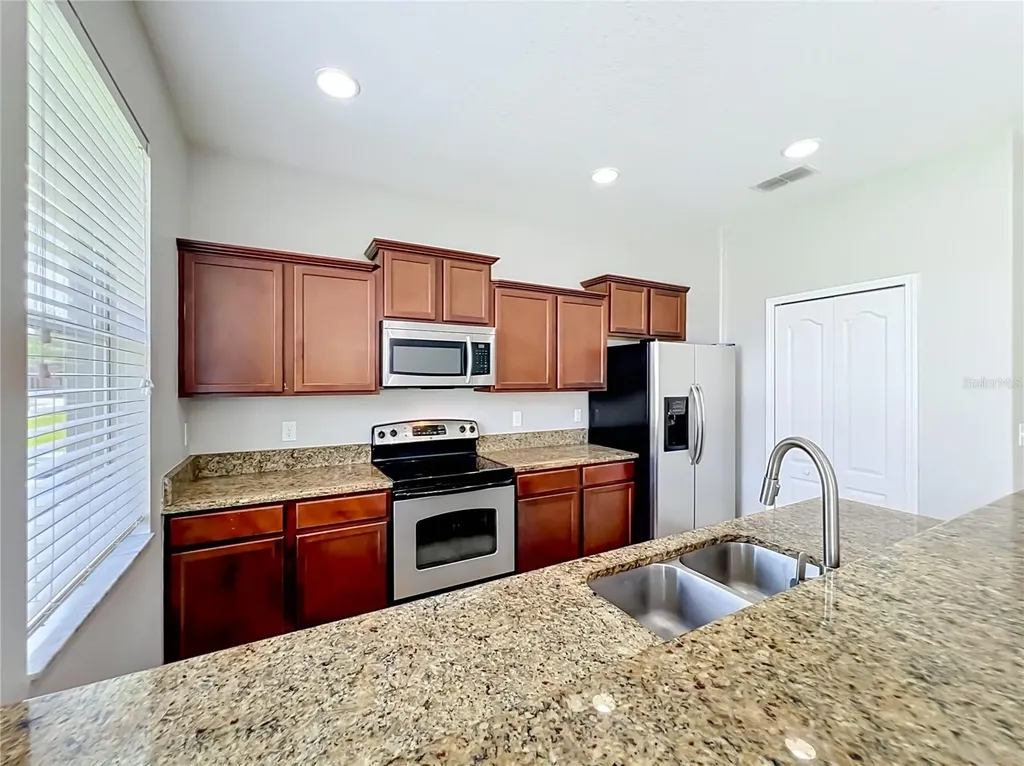 11056 Savannah Landing Circle Orlando FL 32832