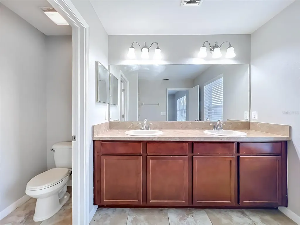 11056 Savannah Landing Circle Orlando FL 32832