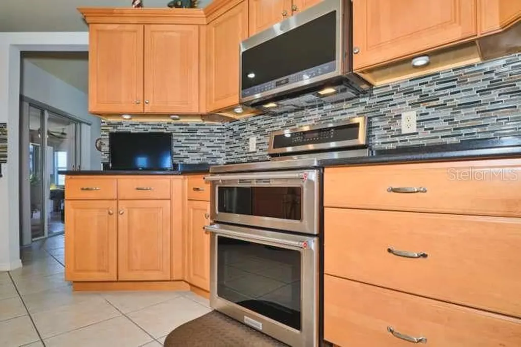 844 NE 6th Avenue Cape Coral FL 33909
