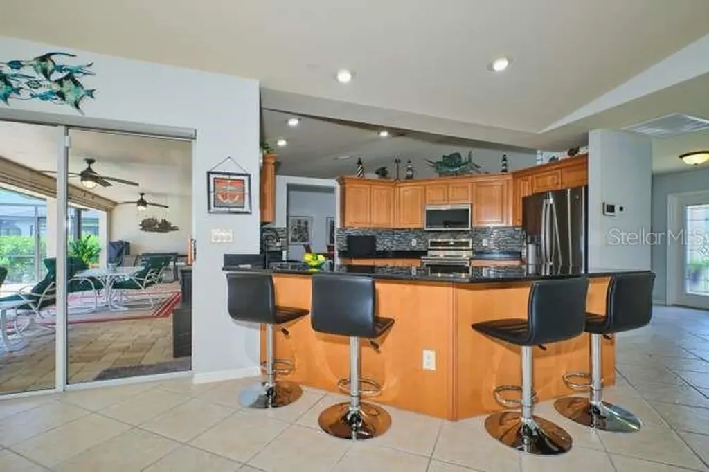 844 NE 6th Avenue Cape Coral FL 33909