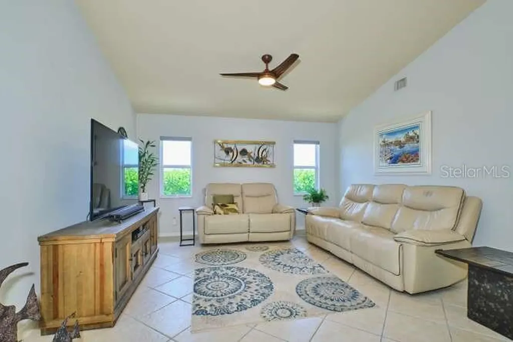 844 NE 6th Avenue Cape Coral FL 33909