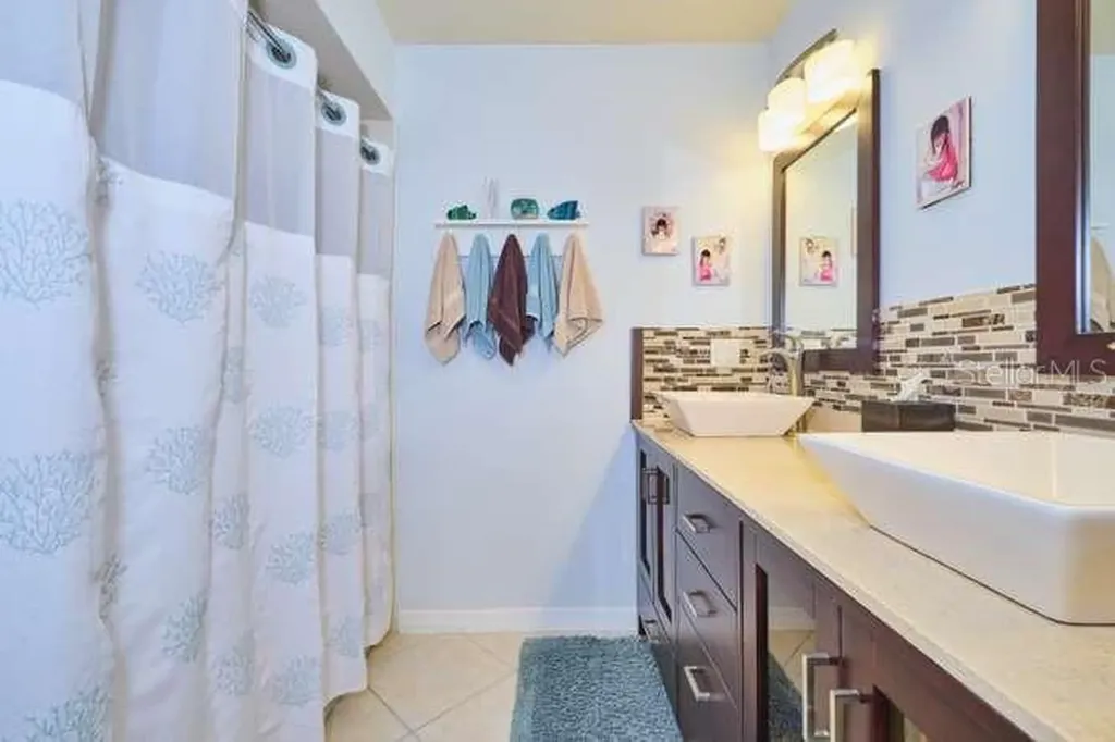 844 NE 6th Avenue Cape Coral FL 33909