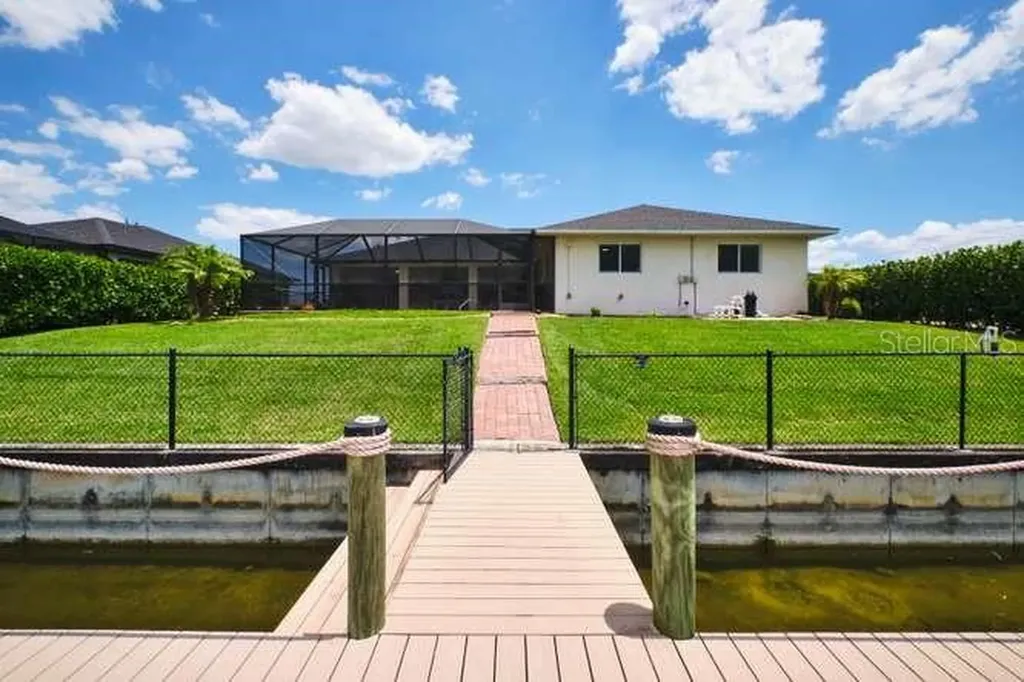 844 NE 6th Avenue Cape Coral FL 33909