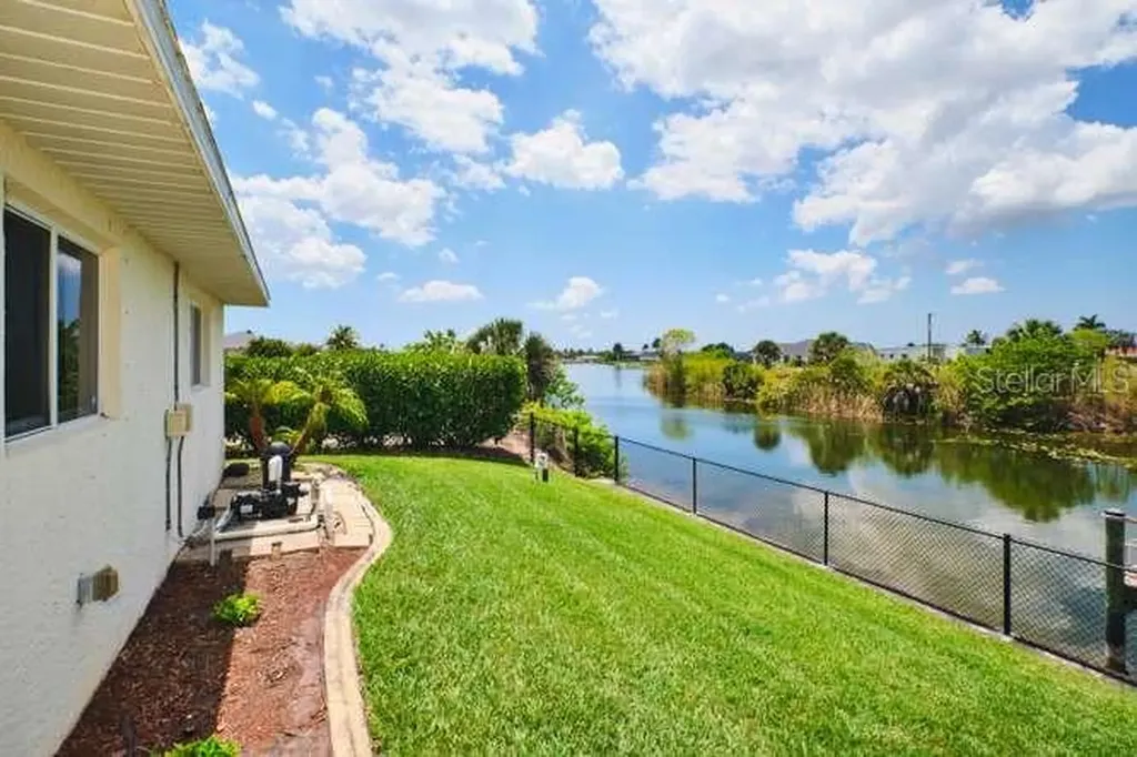 844 NE 6th Avenue Cape Coral FL 33909