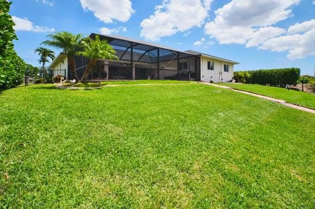 844 NE 6th Avenue Cape Coral FL 33909