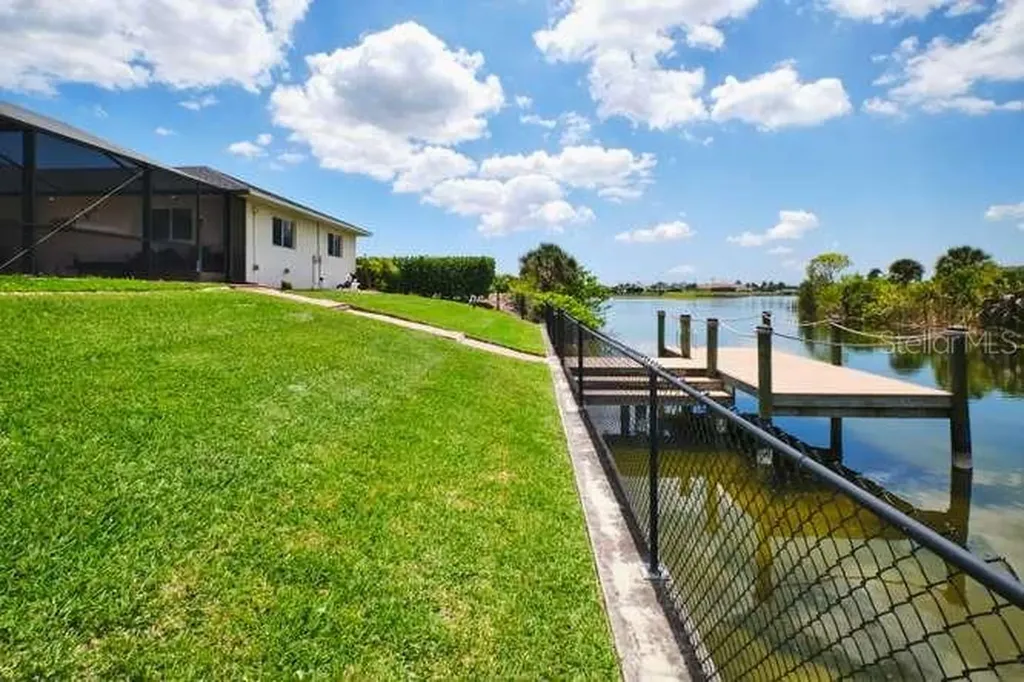 844 NE 6th Avenue Cape Coral FL 33909