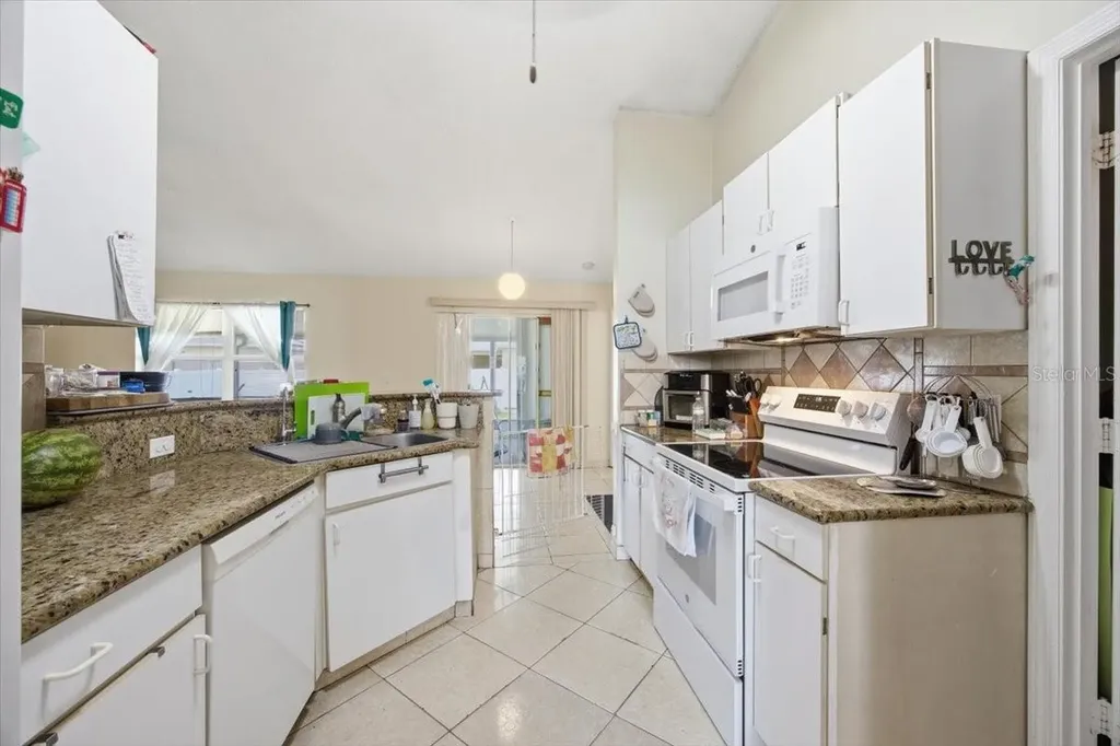 182 Birmingham Drive Kissimmee FL 34758
