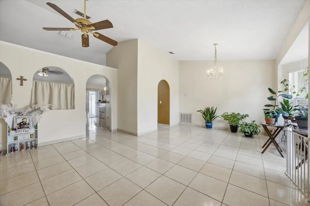 182 Birmingham Drive Kissimmee FL 34758