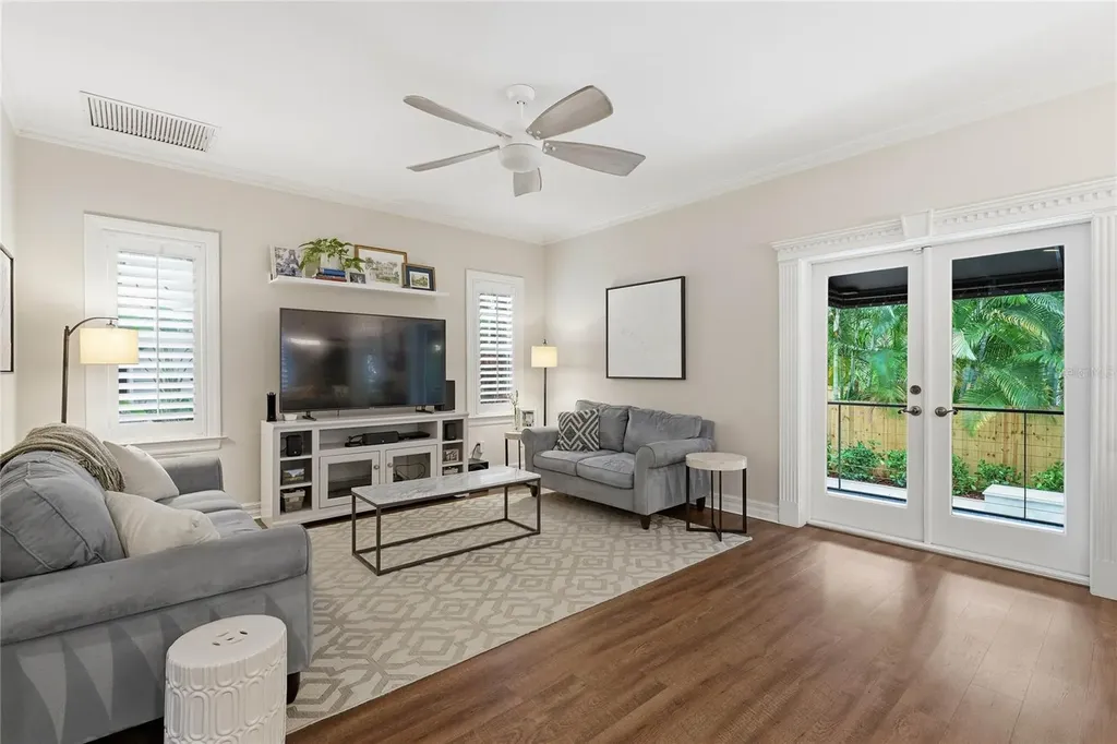 2612 W Wyoming Avenue Tampa FL 33611