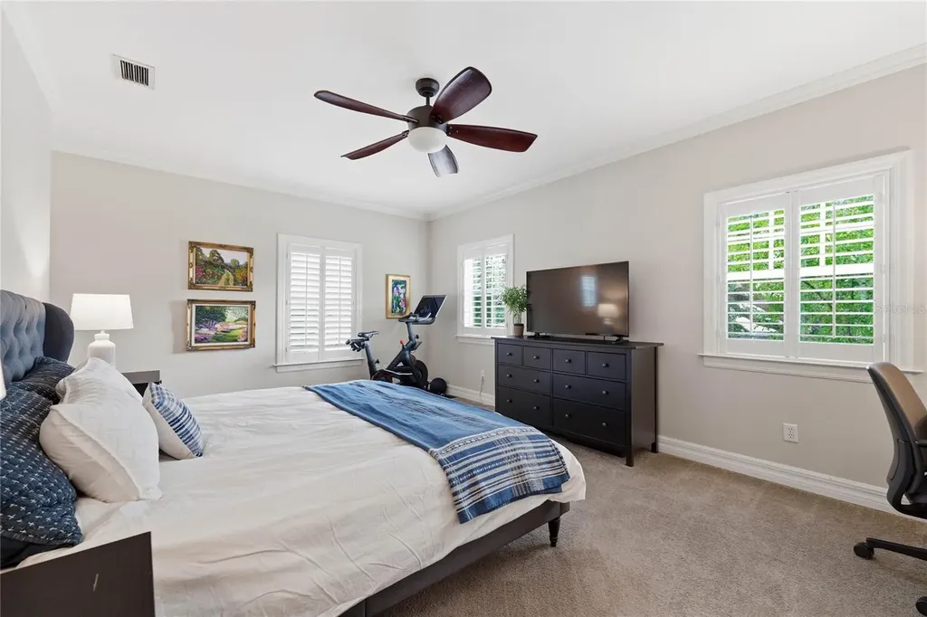 2612 W Wyoming Avenue Tampa FL 33611