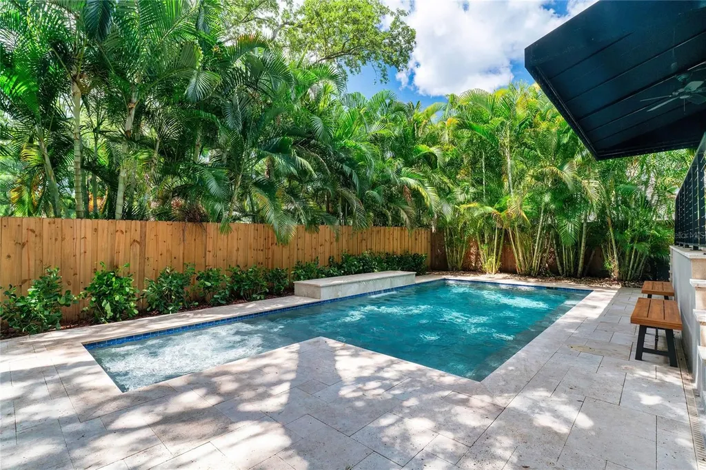 2612 W Wyoming Avenue Tampa FL 33611