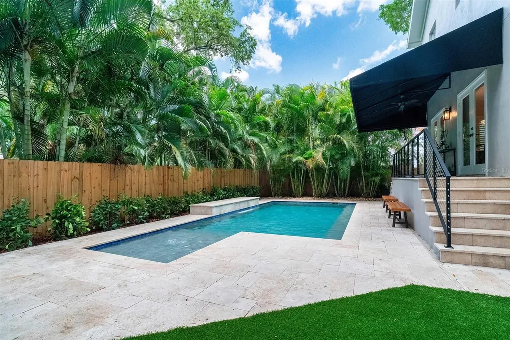 2612 W Wyoming Avenue Tampa FL 33611
